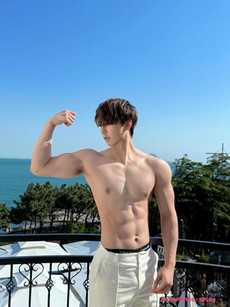 Bộ ảnh ảnh trai đẹp 6 múi săn sắc nét