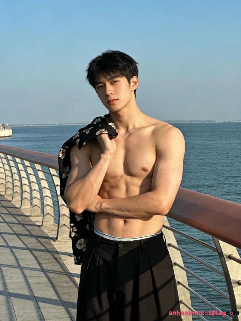 Bộ ảnh trai đẹp cơ bắp sắc nét nhất