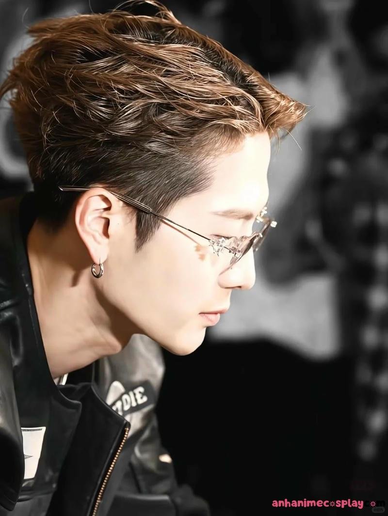 Khám phá ảnh trai đẹp đeo kính đẹp