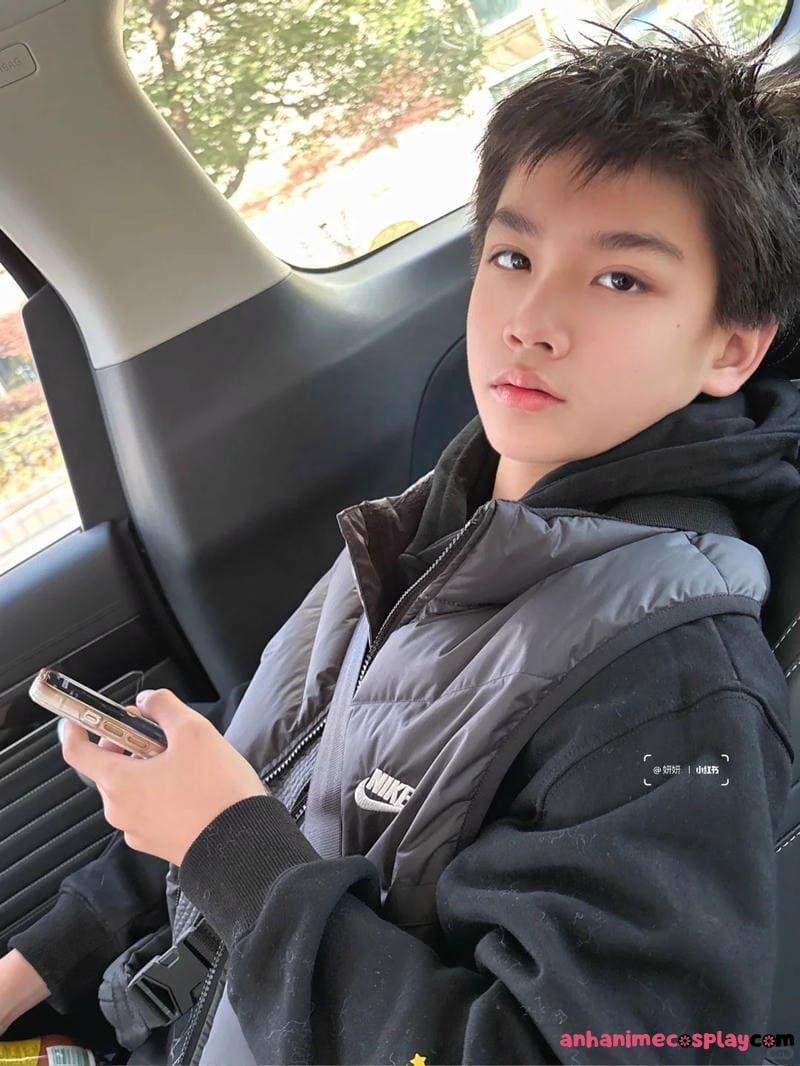 Loạt ảnh trai đẹp 13 tuổi cuốn hút