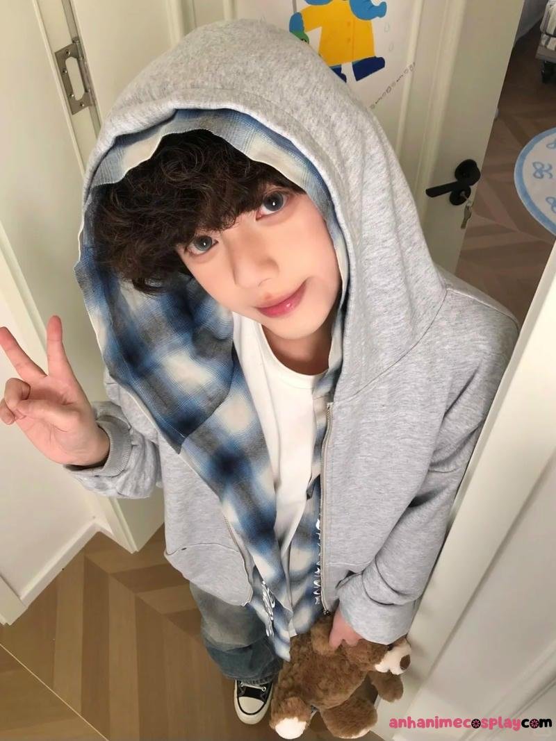 Loạt ảnh trai đẹp 14 tuổi cuốn hút