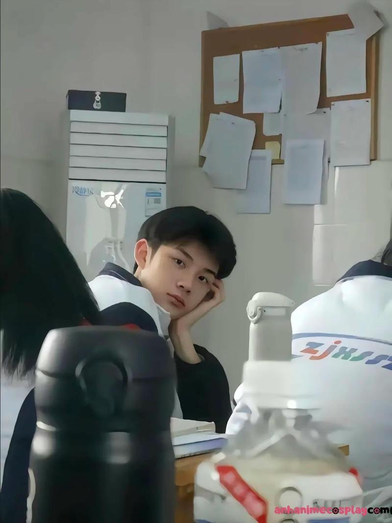 Loạt ảnh trai đẹp 18 tuổi cuốn hút