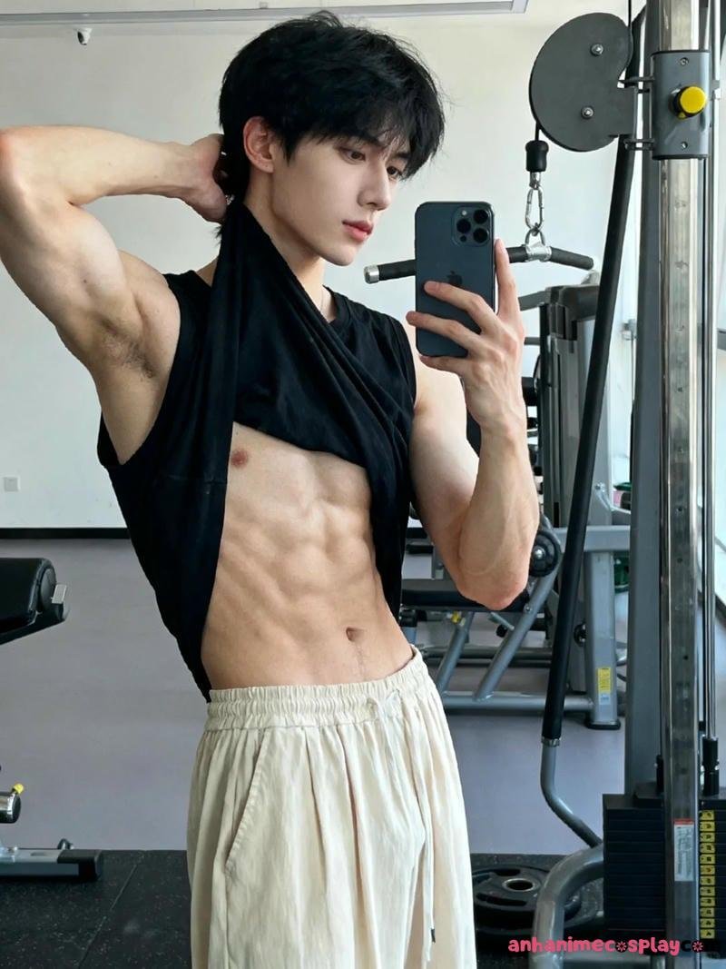 Loạt ảnh trai đẹp 6 múi săn độc quyền