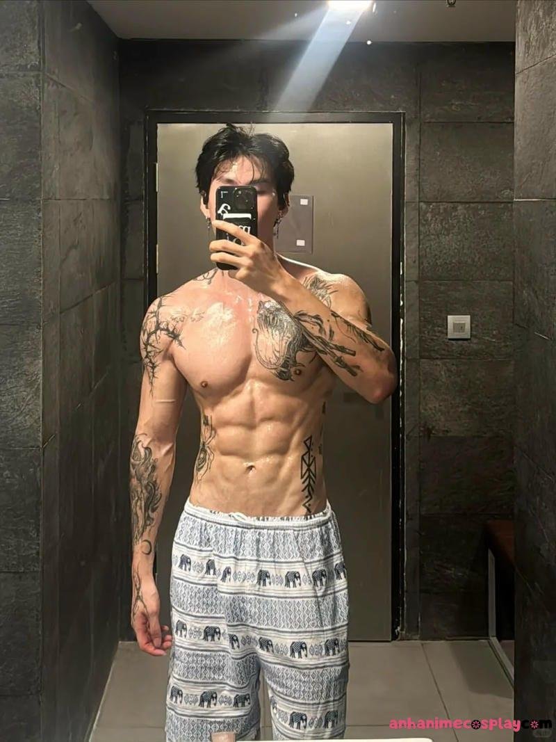 Loạt ảnh trai đẹp cơ bắp cuốn hút