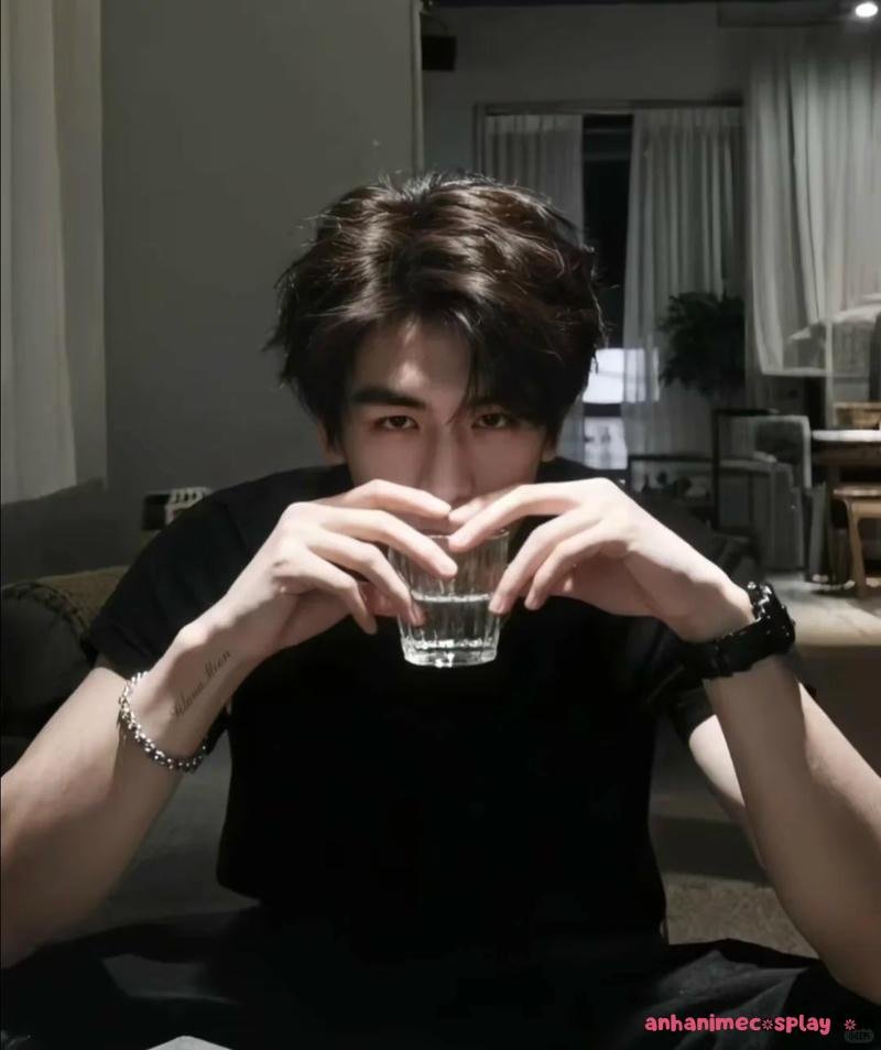 Loạt ảnh trai đẹp ngầu độc quyền