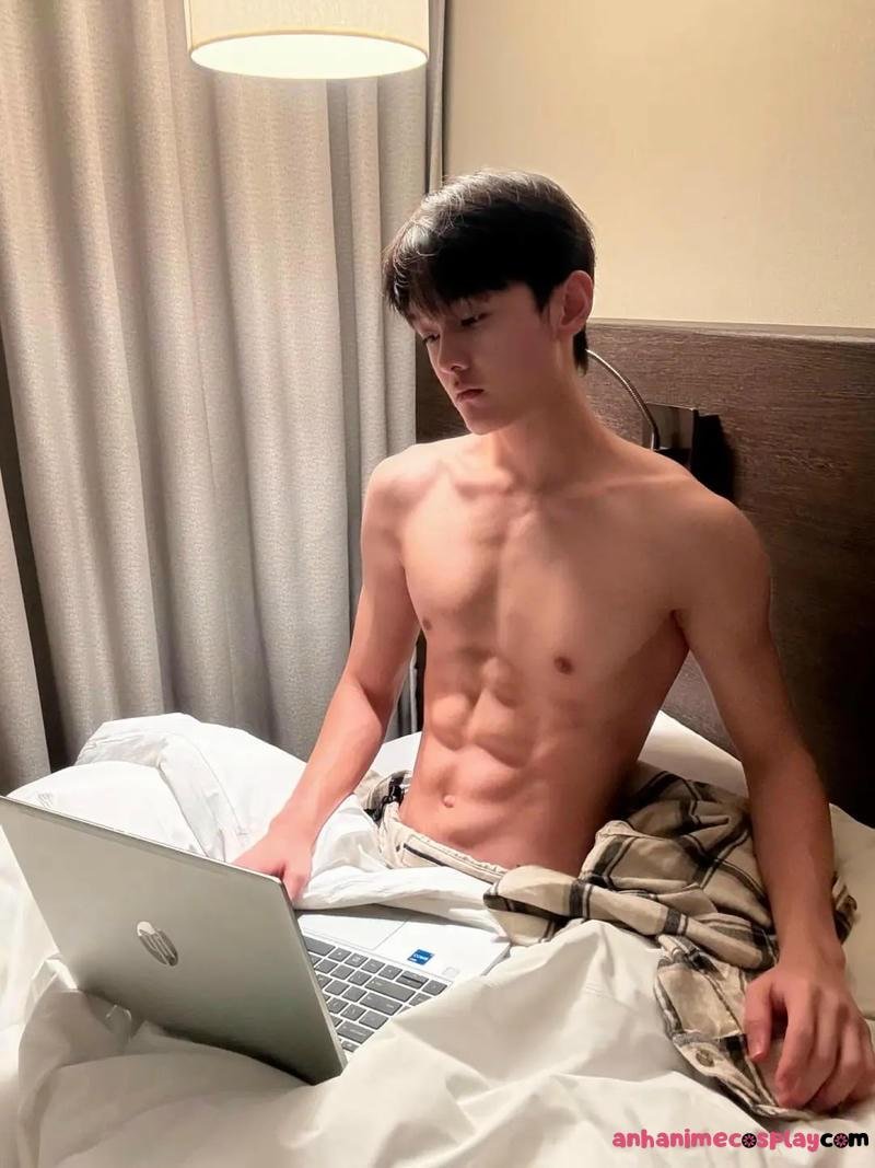 Tải về ảnh trai đẹp cơ bắp miễn phí