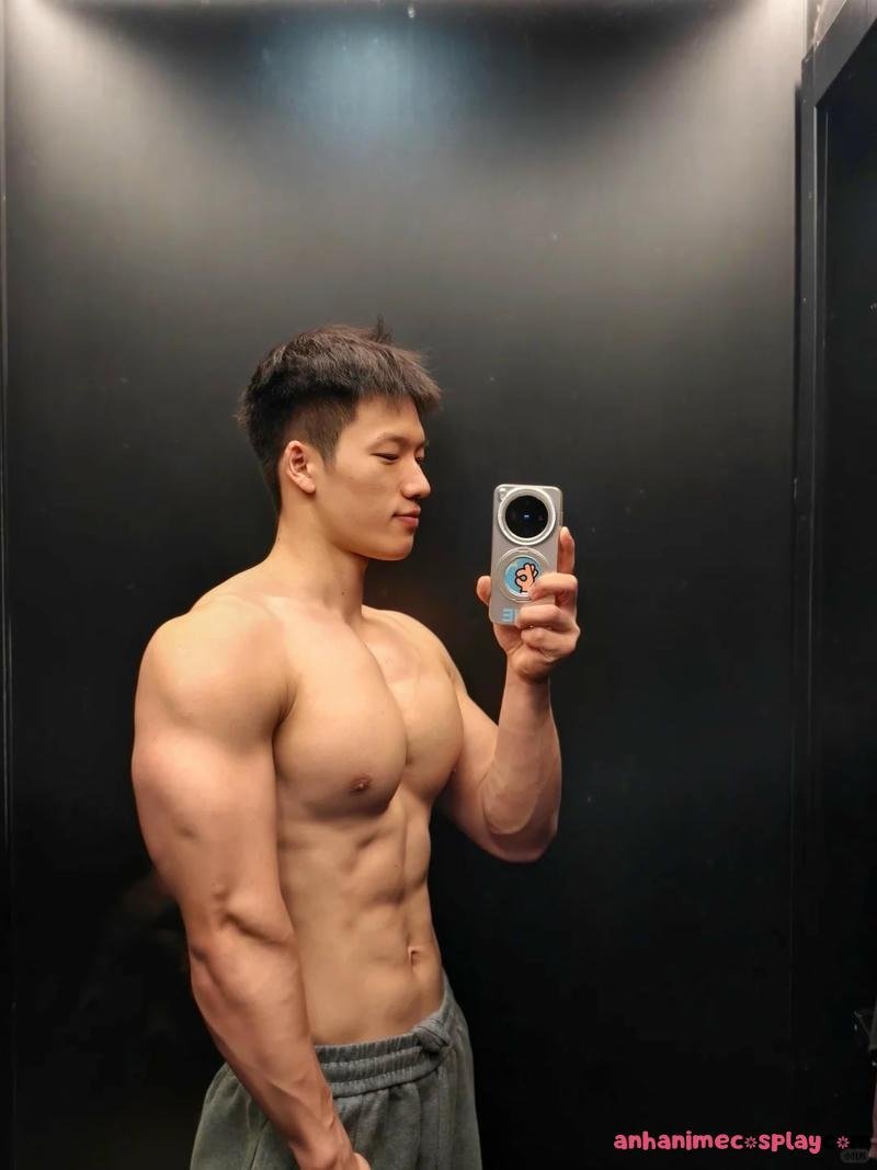 Xem ảnh trai đẹp 6 múi săn chất lượng