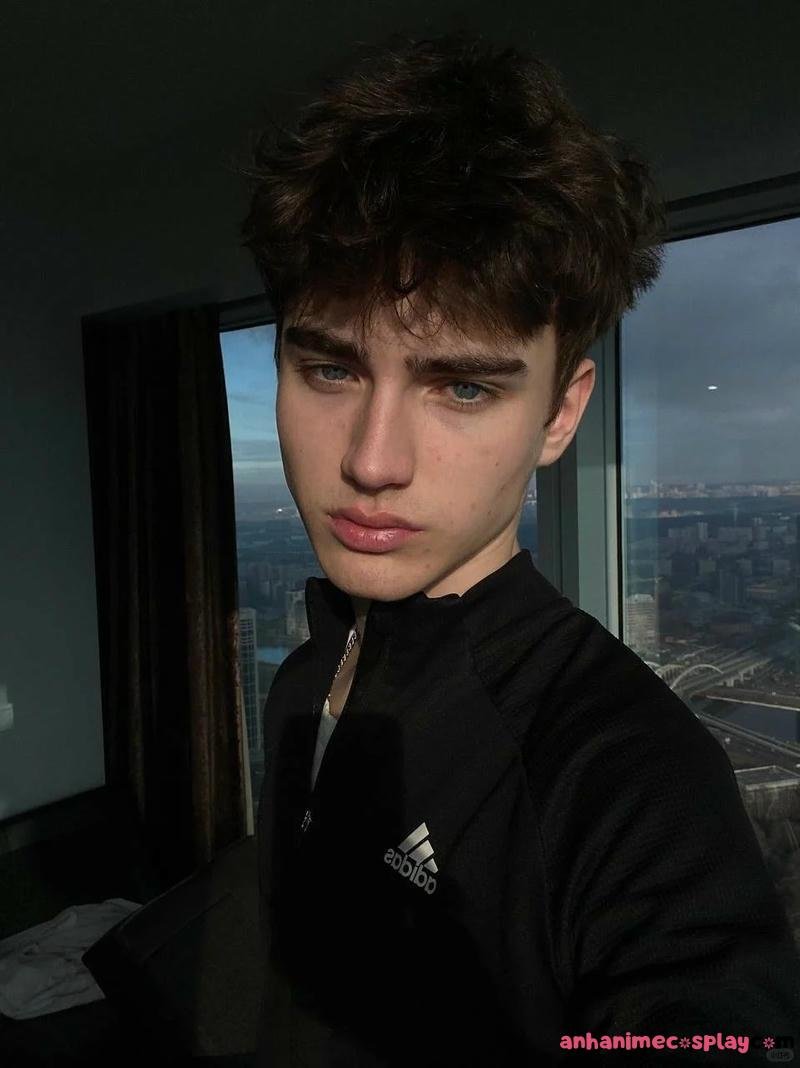 Xem ảnh trai tây chất lượng cao