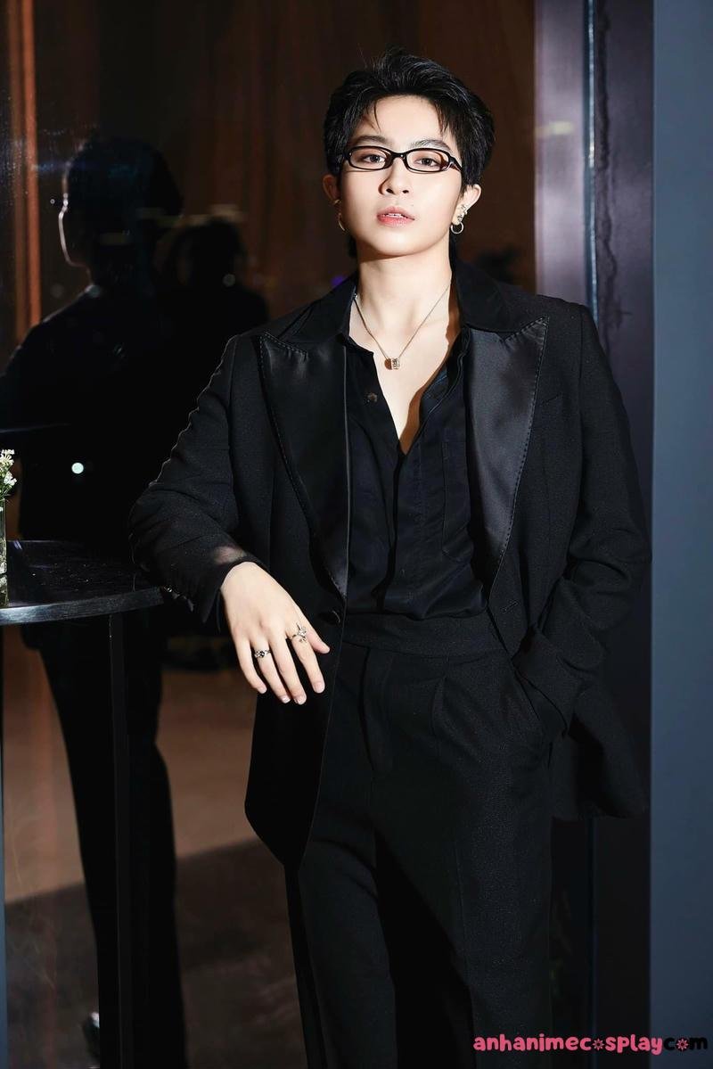 Xem bộ ảnh trai đẹp đeo kính miễn phí