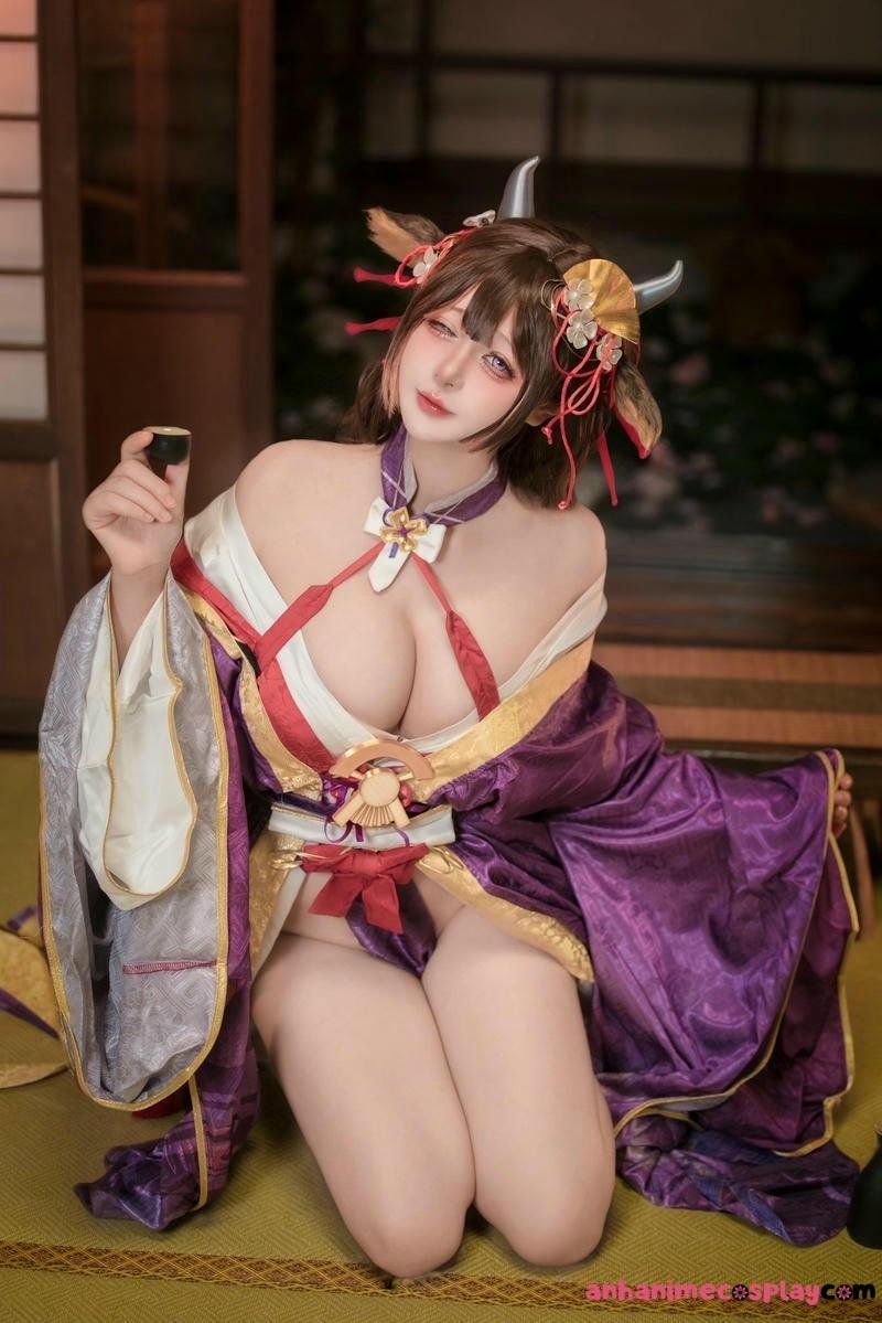 cosplay cute chào hàng