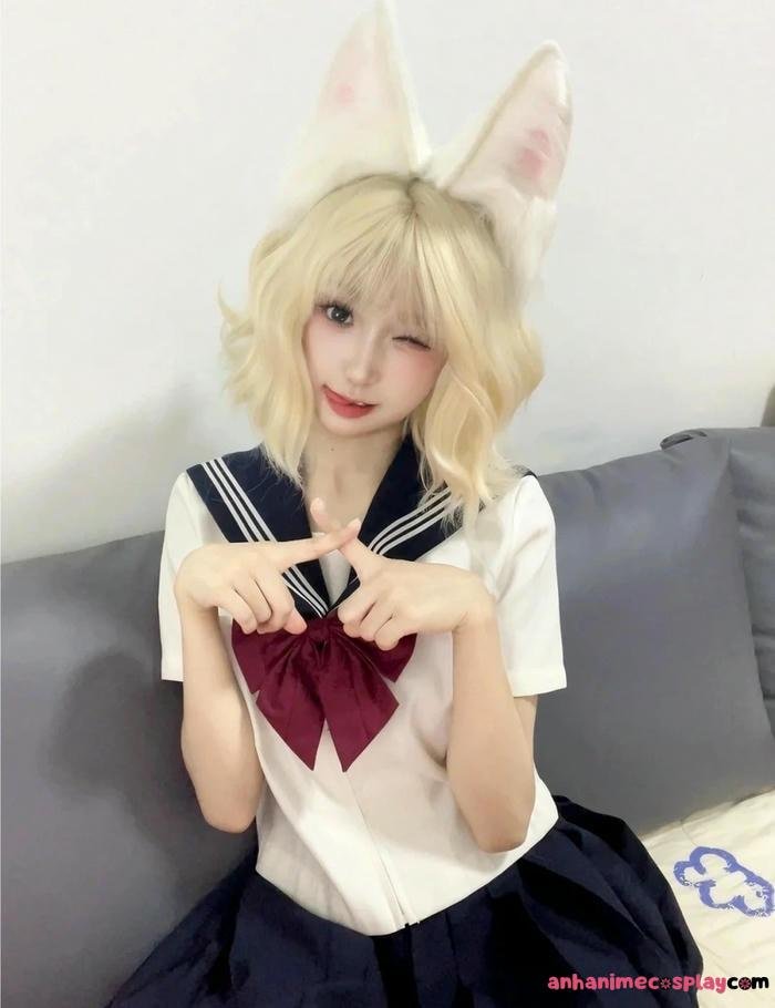 cosplay thỏ học sinh