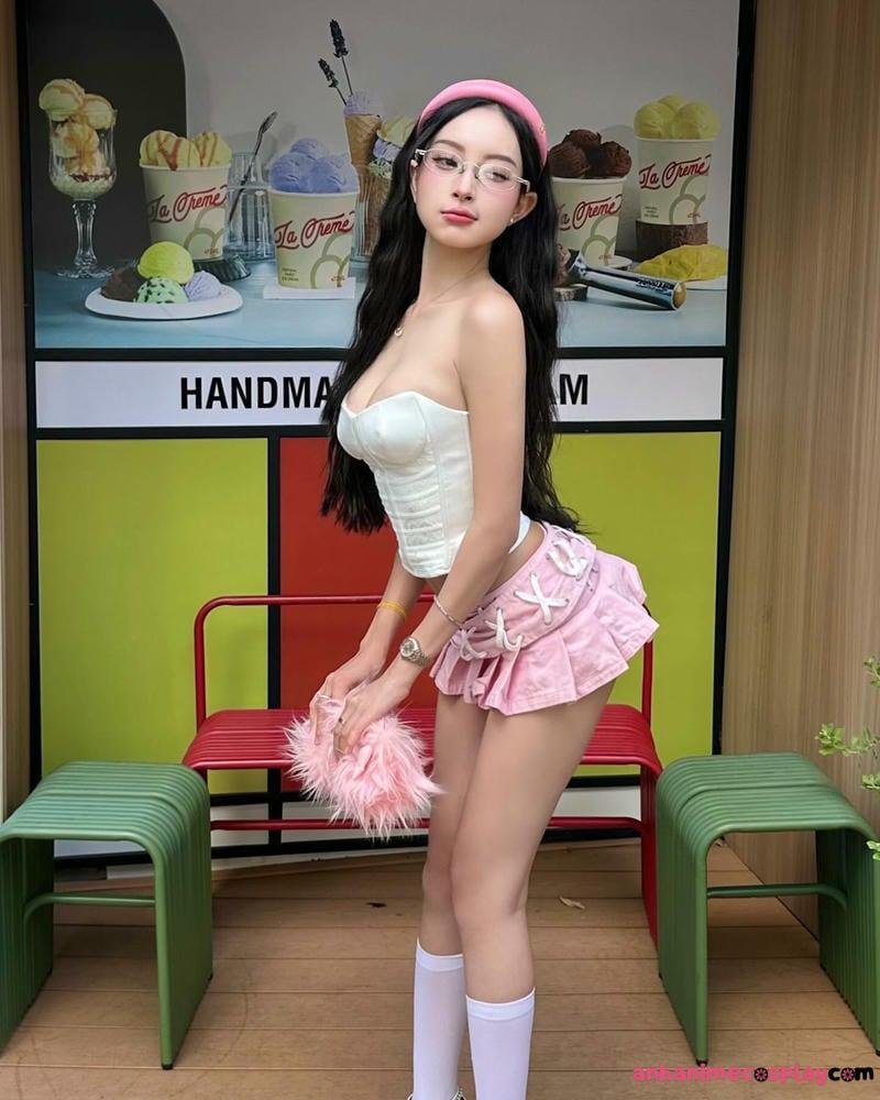 Loạt ảnh gái xinh mặc váy ngắn độc quyền