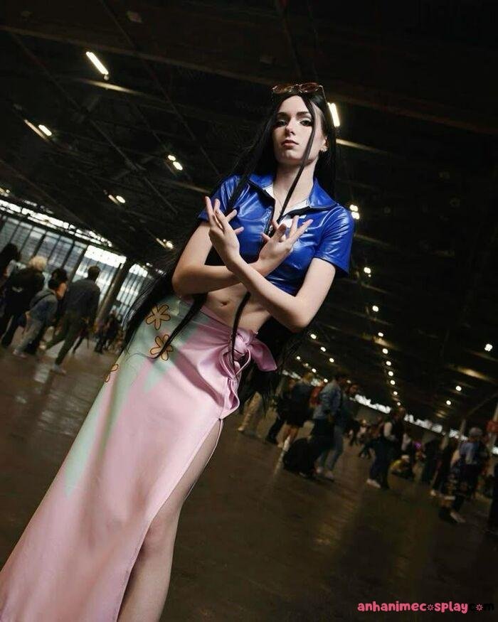 ảnh cosplay robin chất