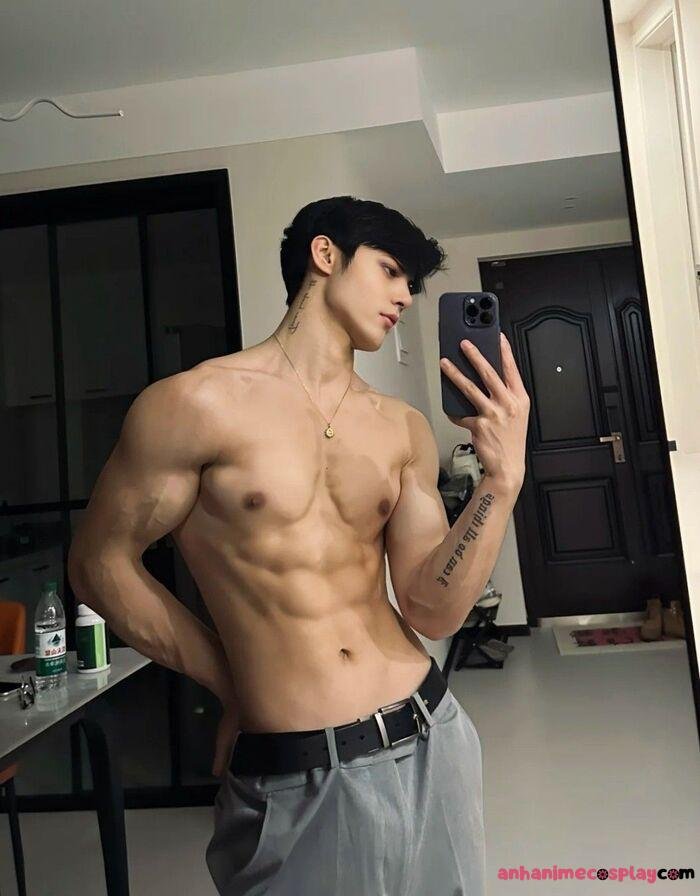 ảnh trai đẹp 6 múi chụp trước gương